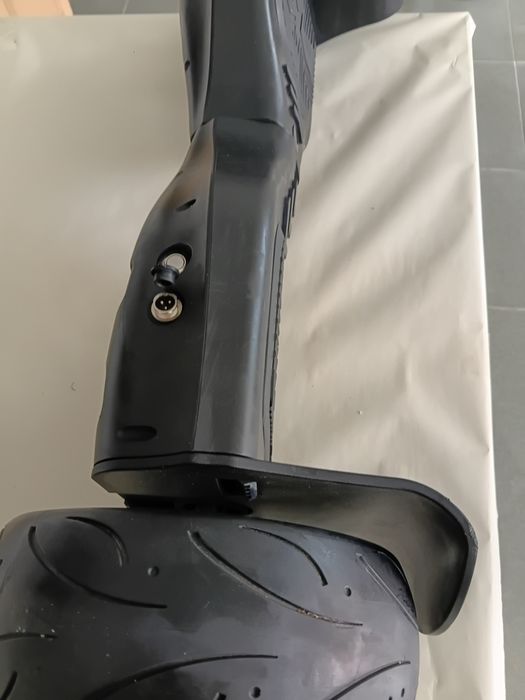 Hoverboard Whinck RS (skate elec. 2 rodas) não  carrega