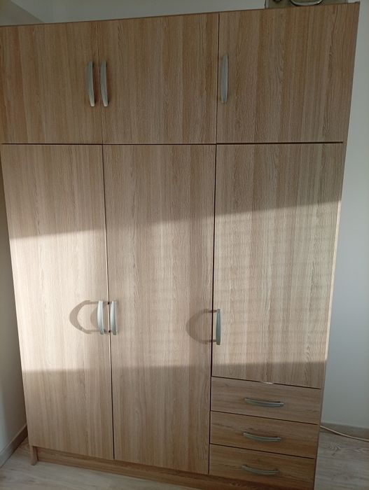 Roupeiro cor creme