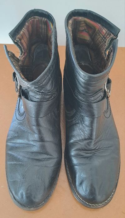 Botins pretos em pele tam 39,muito confortáveis e quentinhos