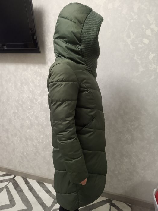 Продам фирменное зимнее пальто CLASNA