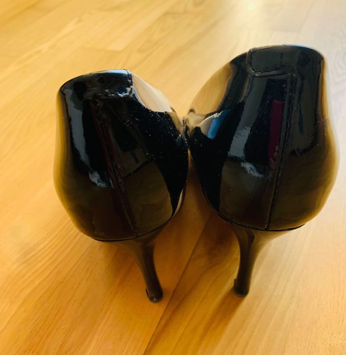 Туфлі на підборах з натуральної лакової шкіри