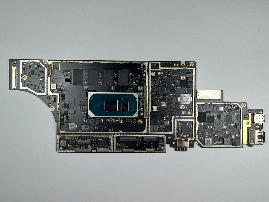 Материнська плата Microsoft Surface