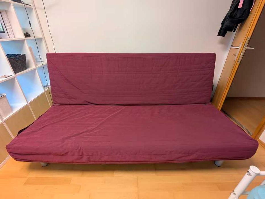Sofa IKEA Bedinge z narzutą poduszkami i skrzynią - dostawa gratis