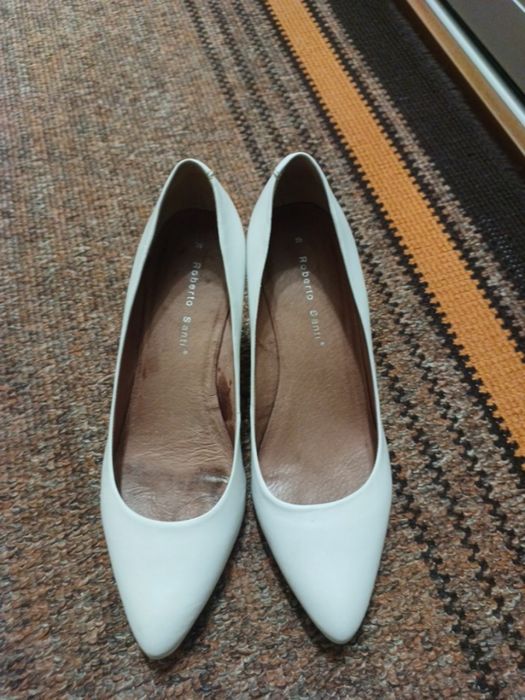 Весільні білі туфлі