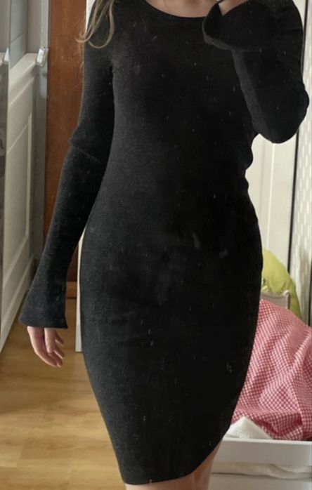 Czarna sukienka
