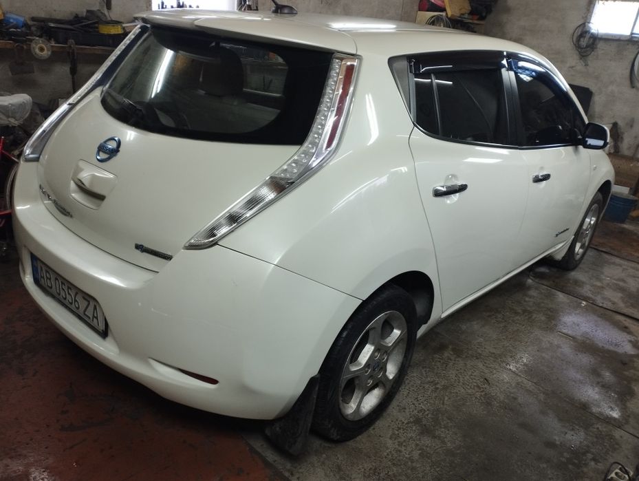 Nissan lif 2012 рік