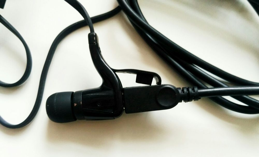 Бездротові стерео навушники-вкладиші Bluetooth гарнітура Plantronics.