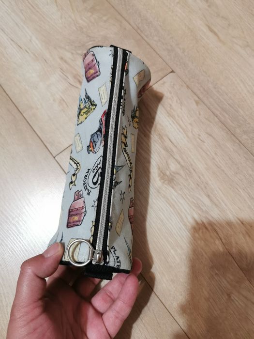 Piórnik szkolny tuba Back to Hogwarts Empik