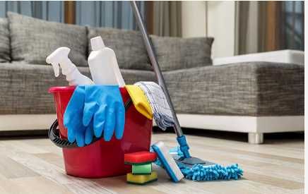 Serviços de limpeza profissional para casas apartamentos, escritórios e condomínios. Garantimos qualidade, e pontualidade . Orçamentos gratuitos.