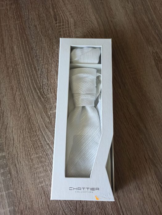 Krawat ślubny z poszetką