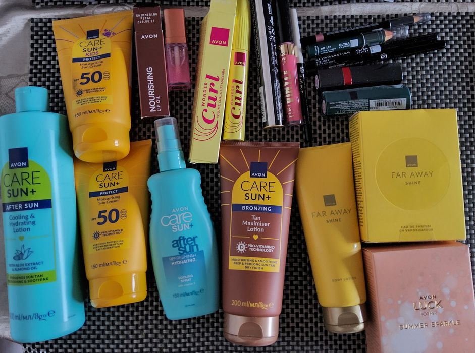 Zestaw kosmetyków Avon do pielęgnacji I do makijażu