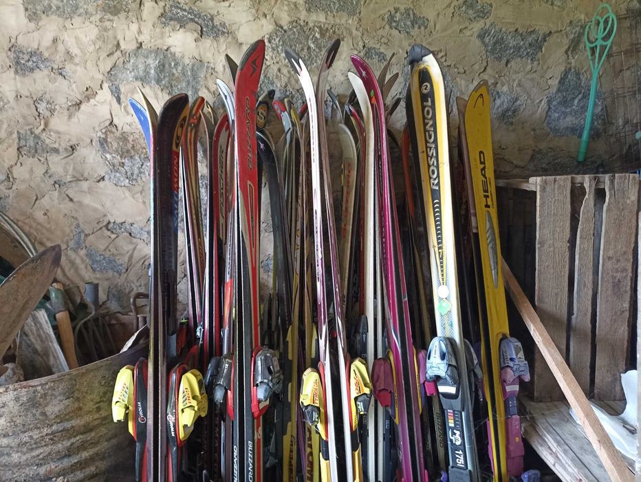 Продам гірські лижі (класика)