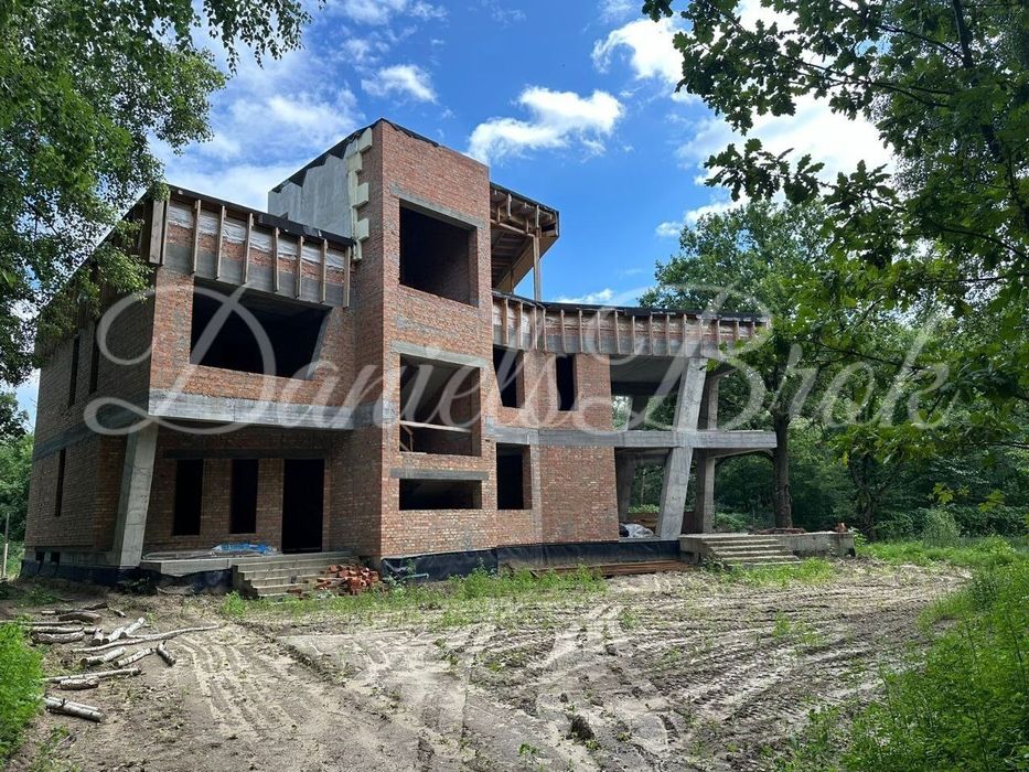 Конча Заспа, современный дом в стиле хай-тек