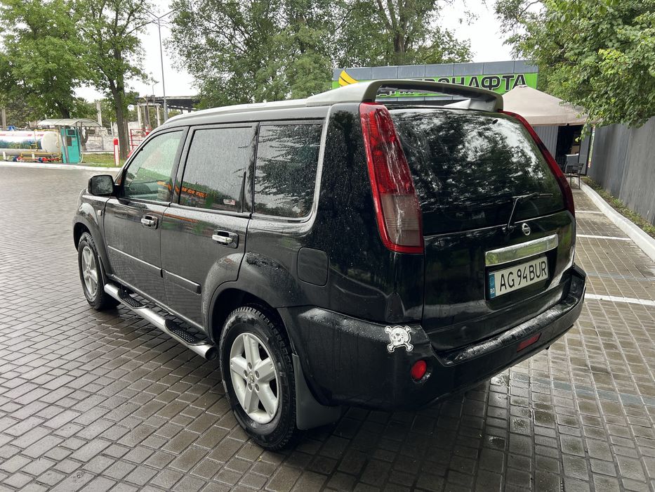 Продам Nissan X-Trail 2.2дизель в хорошем состоянии