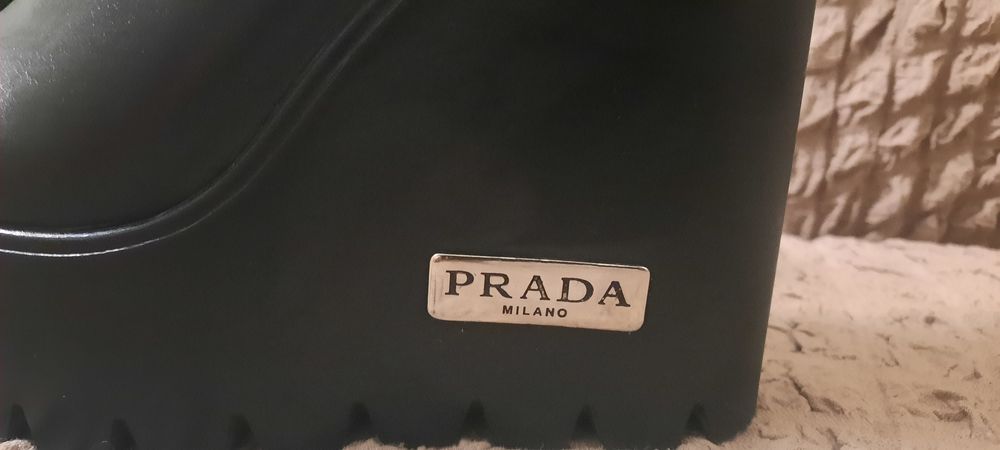 Ботильйони PRADA