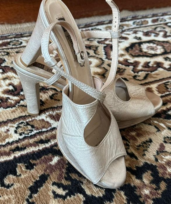 Вечірнє-випускне плаття разом з підборами (можливий продаж окремо)