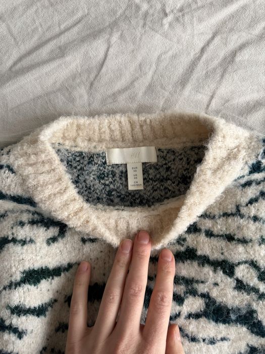 Тепла і гарна кофта H&M