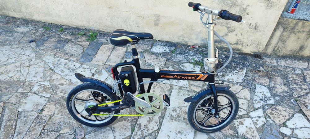 Bicicleta elétrica, dobrável, Airwhell, smart e-bike modelo de 2019. (precisa de bateria e carregador).