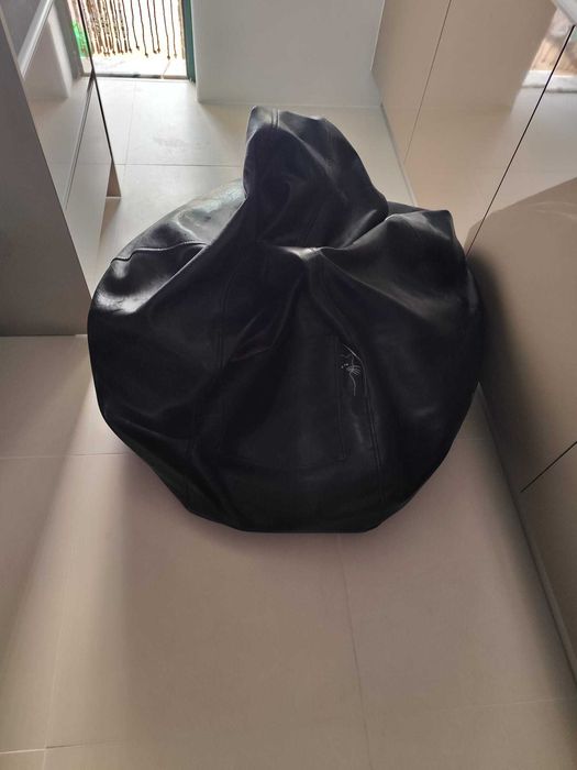 Puff preto (Loja do Gato Preto)