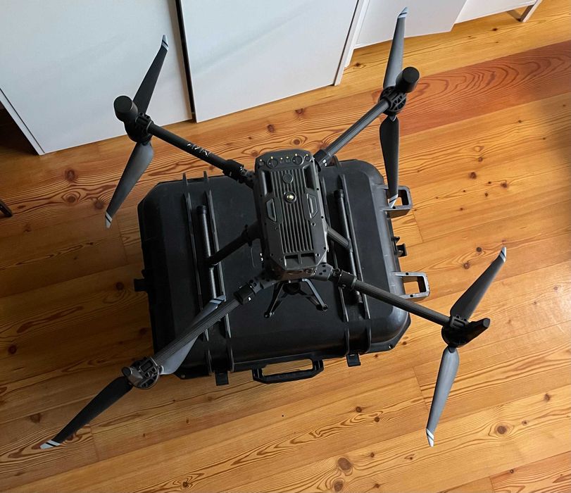 Drone Matrice 300 RTK + Câmera Térmica Zenmuse XT2