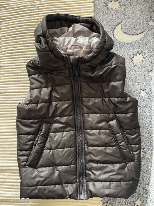 Безрукавка, жилетка чорна