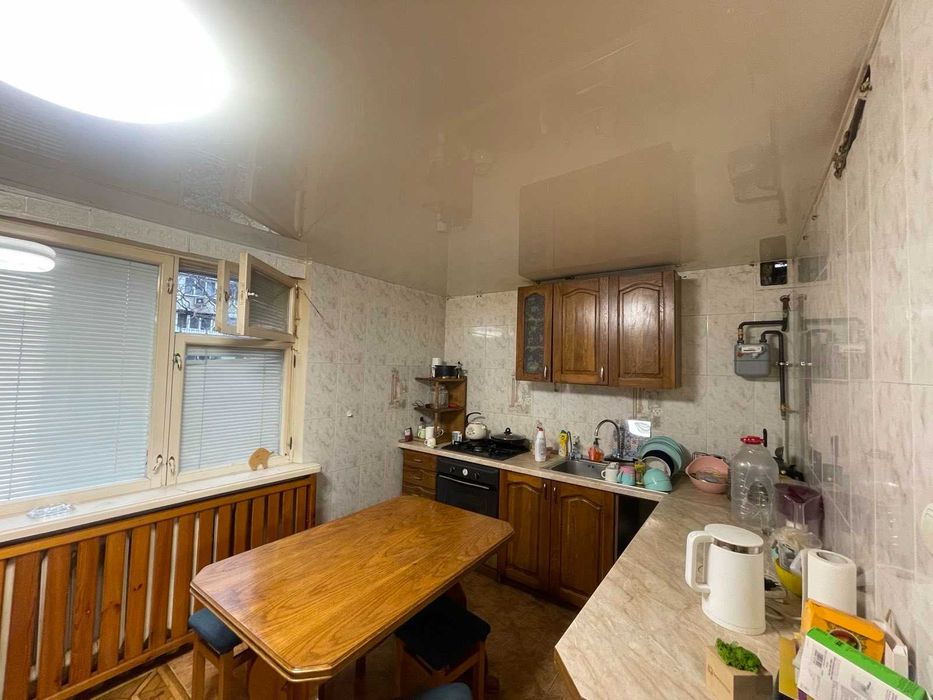 Продаётся просторная квартира   на  Черёмушках