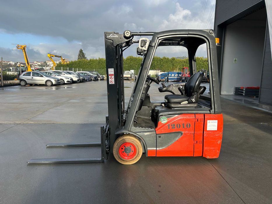 Empilhador Linde E16C-02 1600 Kgs Elétrico