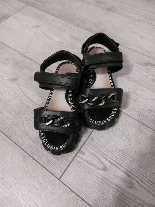 Босоніжки, сандалі, взуття на літо, літнє взуття