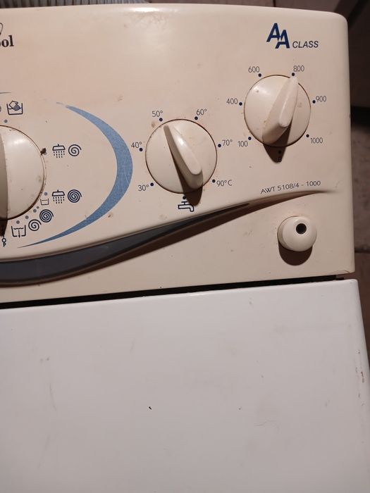 Пральна машина "Whiirplool"