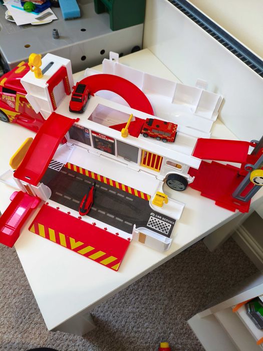 Машина Пожежна станція