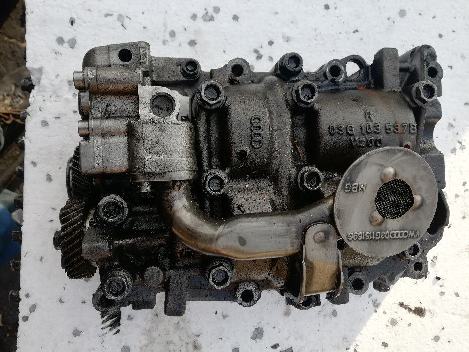 POMPA OLEJU Audi Jeep Mitsubishi 2.0 TDI 03G103537B 03G115105C