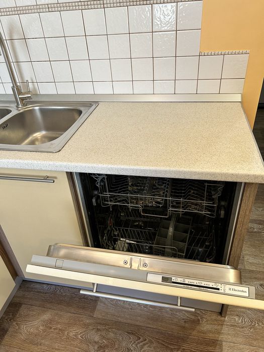 Центр міста,продам 2к квартиру, Лагунової 10, гарний стан.