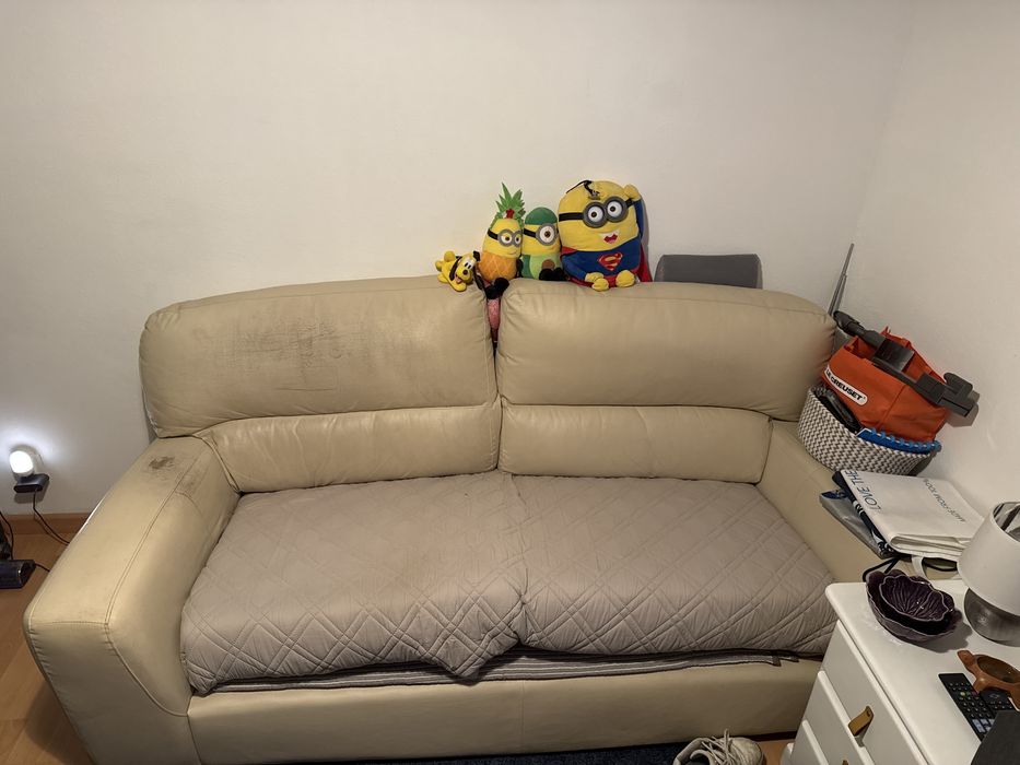 Sofá Creme para duas pessoas
