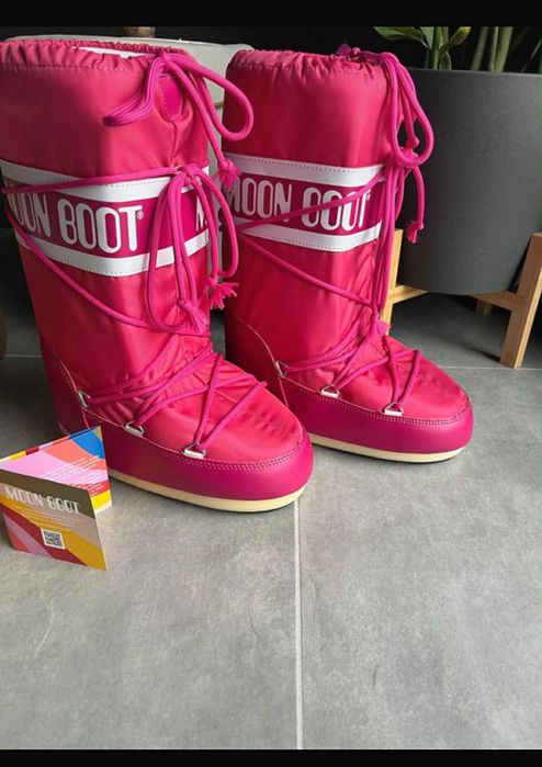 Nowe, różowe śniegowce Moon Boot