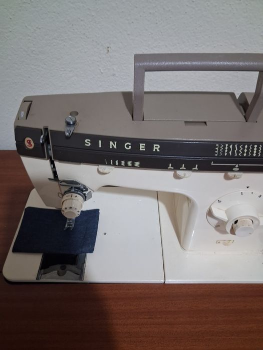 Maquina de Costura Singer