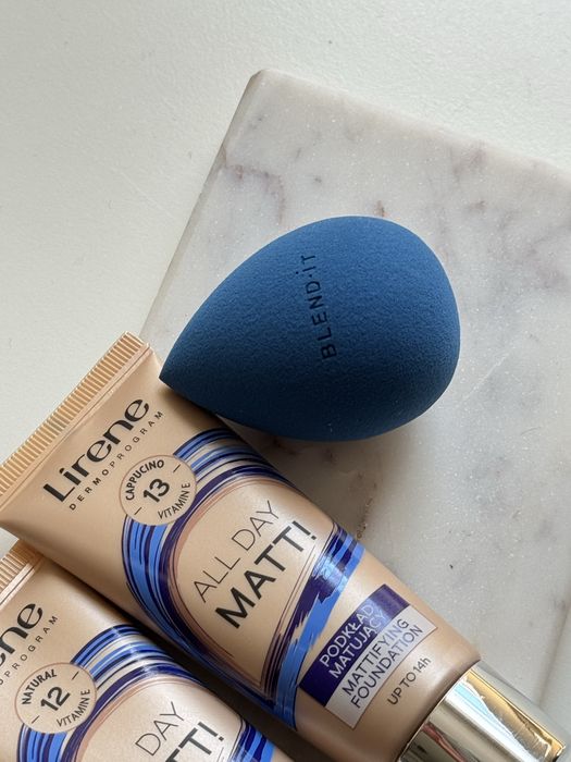 Podklady Lirene All Day Matt plus gąbka Blend it Gratis