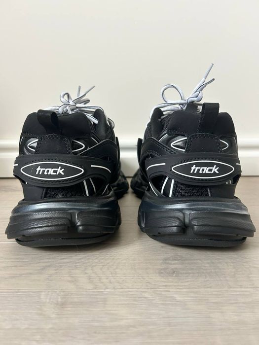Balenciaga track