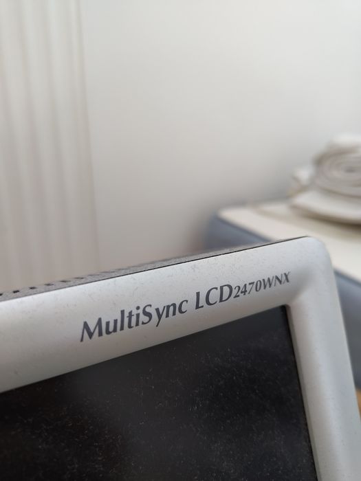 monitor nec multisync lcd2470wnx