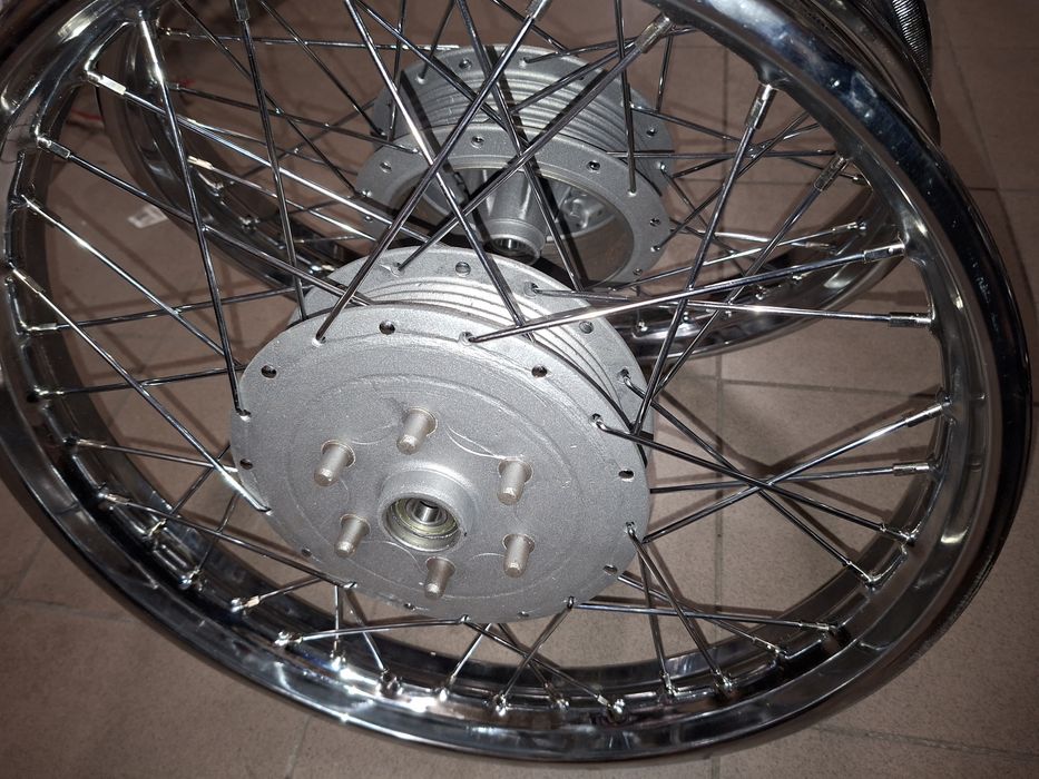 Odrestaurowane kola przod+tyl shl m11 r19"