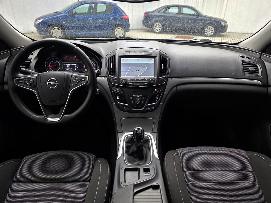 Opel Insignia Sports Tourer Executive GPS 1.6CDTI 136CV CX6 - Garantia