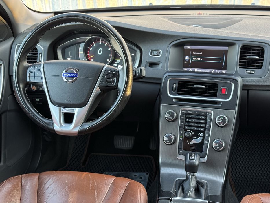 Volvo S60, 2011 року, 3.0 бензин, автомат, повний привід