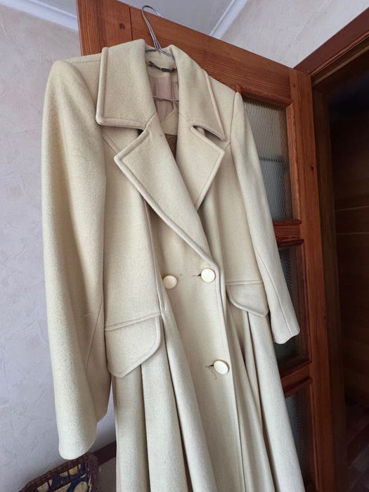 Пальто осіннє, довге, жовте