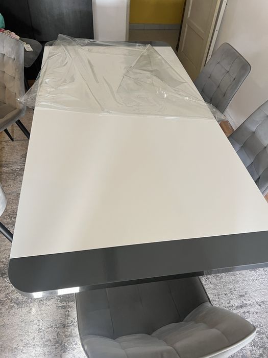 Conjunto Mesa e Cadeiras