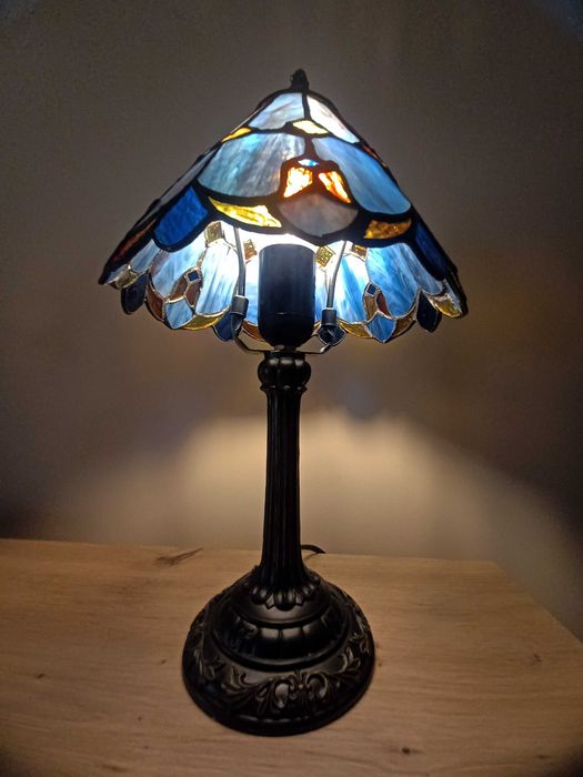 Śliczna Lampa Witrażowa w Stylu Tiffany