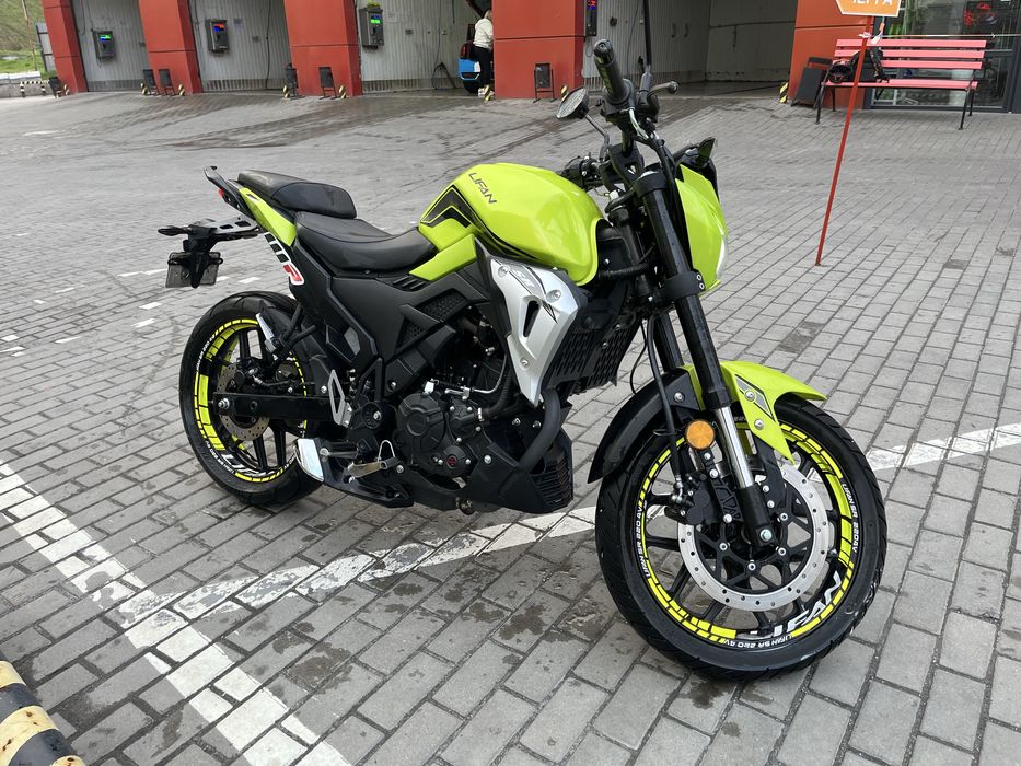 Мотоцикл Lifan SR220