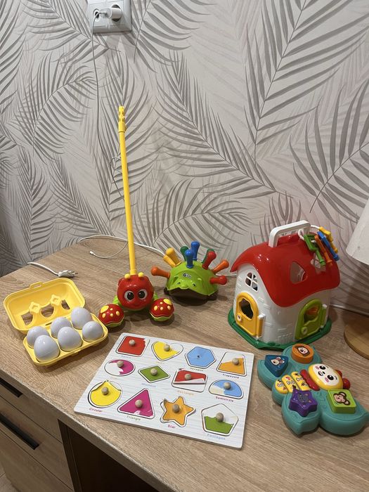 Продам іграшки розвиваючі