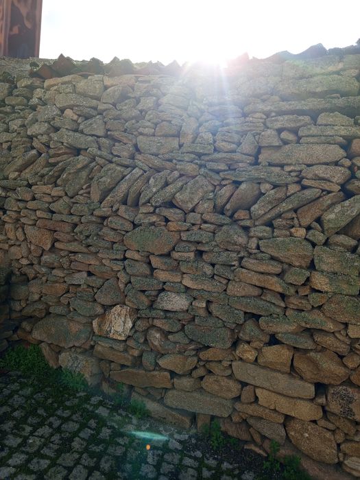 Vendo um armazém nos estevais de Moncorvo