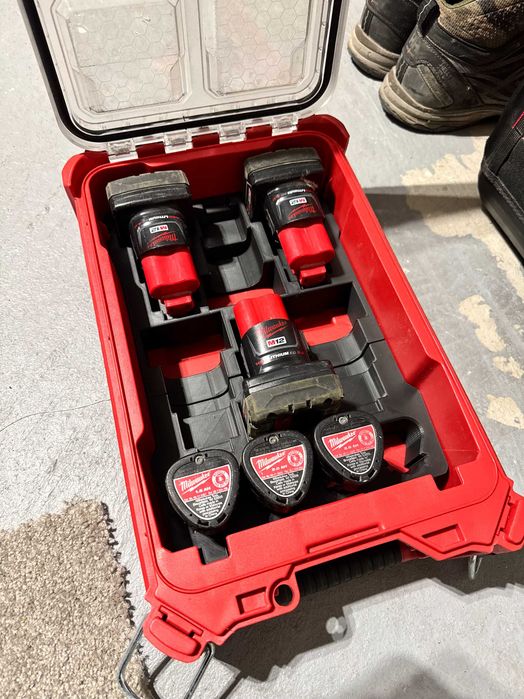 MILWAUKEE PACKOUT M12 organizer baterii Baterie Milwaukee M12 CP XC