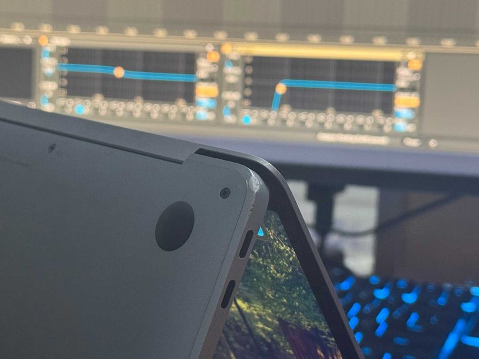 MacBook Air 13” 2020 i3 256/8 A2179