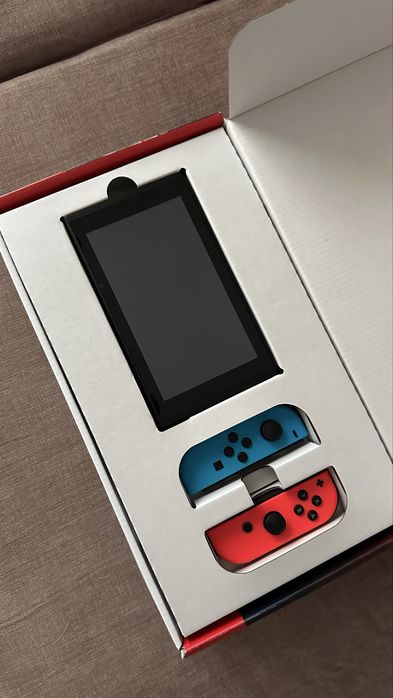 Nintendo Switch c/ Caixa + Bolsa
